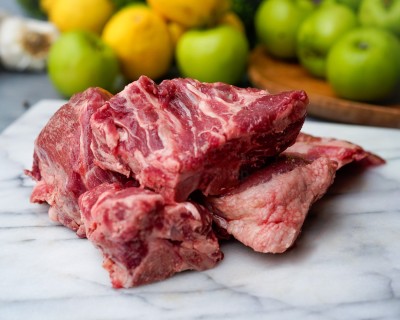 Свинина на кости охлаждённая 1 кг - купить в Русском Ильчикеево